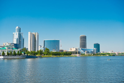 叶卡捷琳堡市的码头岸堤。