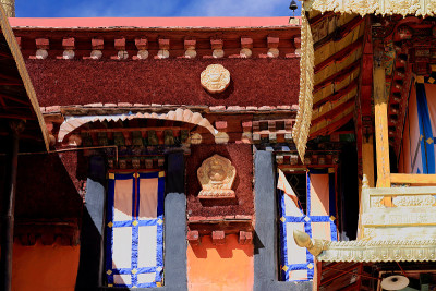 红色和橙色的墙。大昭寺temple-Lhasa-。1415