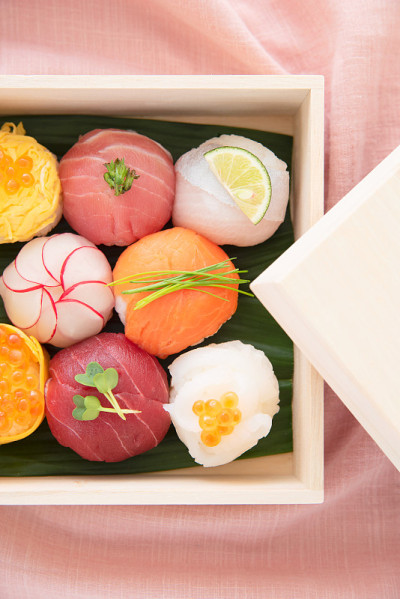 日本料理，球形寿司“Temarizushi”