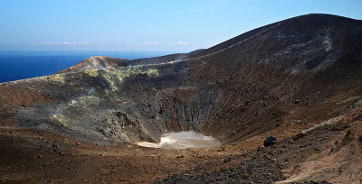 火山火山口在火山岛到风-西西里岛