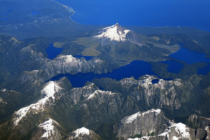 智利安第斯山脉南部的科尔科瓦多火山