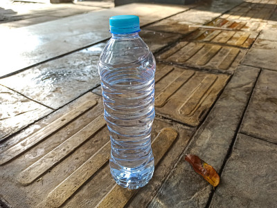 一瓶矿泉水