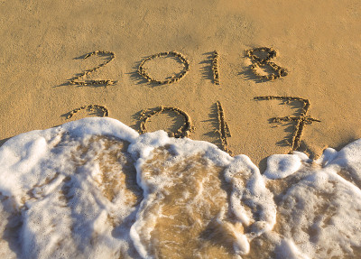 2018文在沙上，海浪抹去2017
