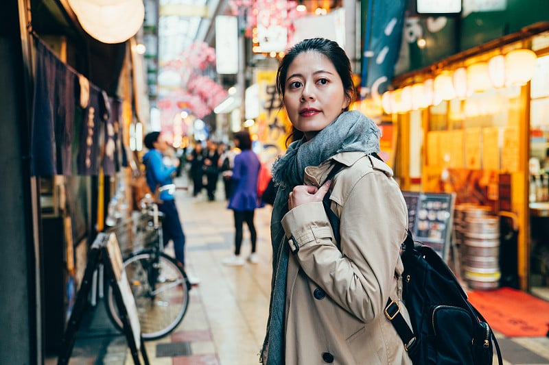 日本大阪市都市生活方式女游客