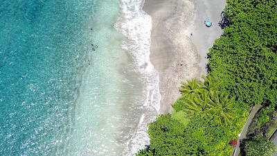 在毛伊岛的海滩上