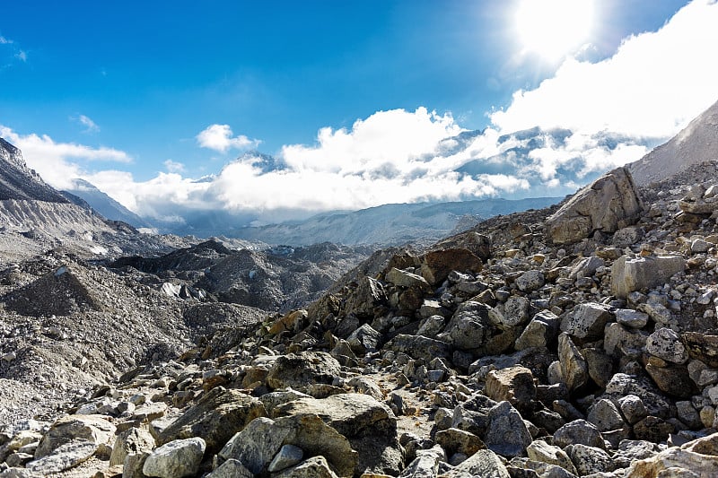 云中之山