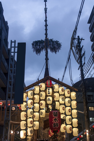 京都园宫节上的灯笼