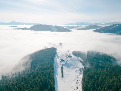 乌克兰滑雪胜地的鸟瞰图