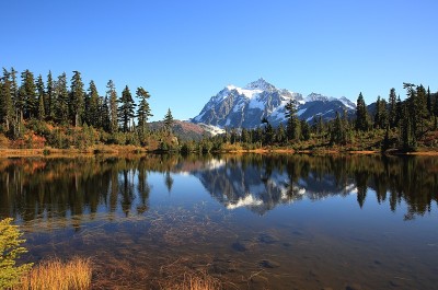 Shuksan反射山，华盛顿-美国