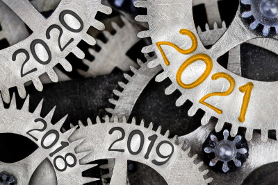 金属车轮与2021年新年