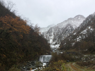 Kurobe峡谷Kurobe河沿岸的风景