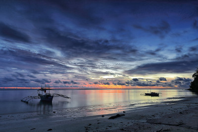 巴郎盖或邦加船搁浅在海滩上。蓬Ballo-Sipalay-Philippines。0485