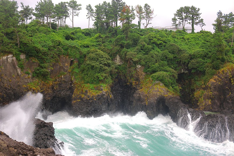 济州岛海岸，悬崖，浪，方