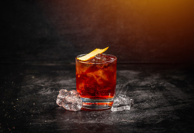 经典鸡尾酒内格罗尼酒