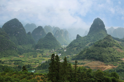 阳朔周围的喀斯特山脉