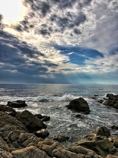 岩石海滩