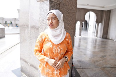 清真寺里的一位女士