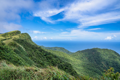 美丽的草原，大草原在桃源山谷，草岭山径经过台湾的万坑头峰。