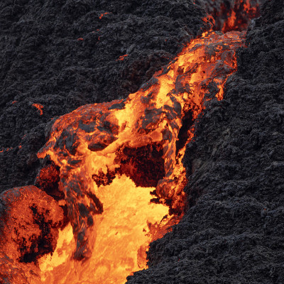 近距离流动的熔岩。冰岛Fagradalsfjall火山爆发。