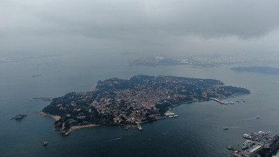 下雨天的小岛