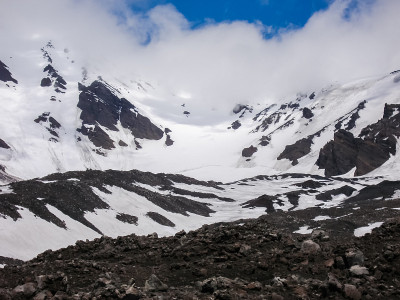 堪察加的风景，山脉和火山。