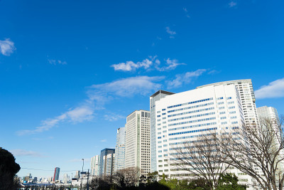 从Shinyatsuhashi路口附近看到品川站周围的景色