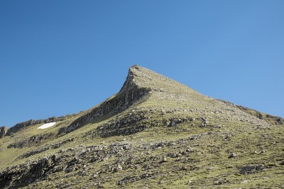 风景如画的岩石山。