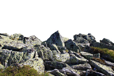 岩石山坡或顶部前景特写孤立在白色背景。元素为哑光绘画，复制空间。