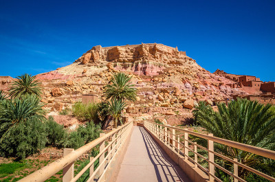 Kasbah Ait Ben Haddou在摩洛哥阿特拉斯山脉附近的沙漠中