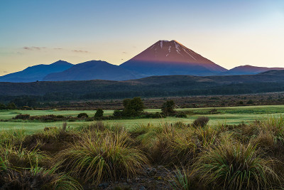 圆锥火山，日出，恩格鲁霍火山，新西兰