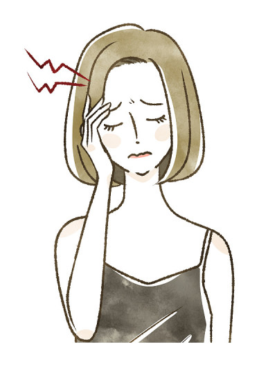 患头痛的妇女