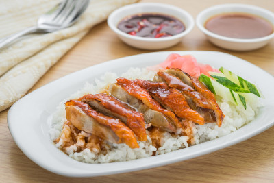 肉汁烤鸭配米饭