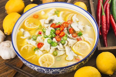 中餐:柠檬鲈鱼片