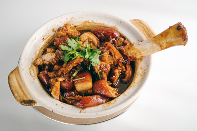 肉骨茶——马来西亚炖猪肉和草药汤