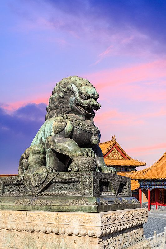 北京紫禁城的铜狮，中国的象征