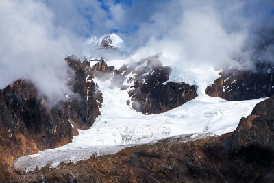 Choquequirao徒步小径上的冰川山景