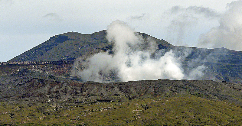 日本九州岛的Aso-san火山- Naka-dale火山口