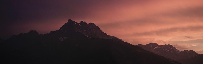 日落在山