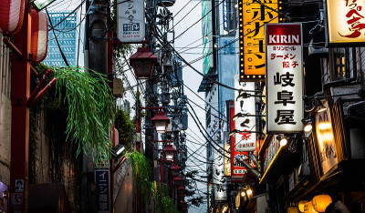 新宿的霓虹灯