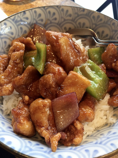 糖醋肉配米饭