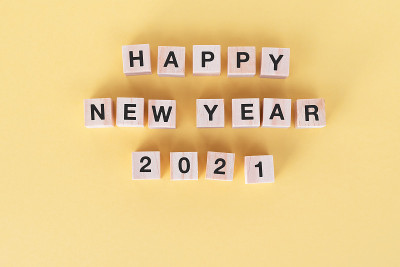 木制积木上的2021年新年快乐