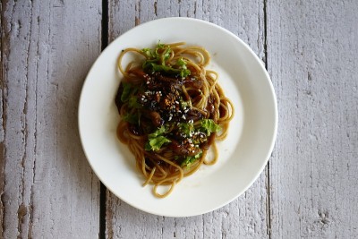 新鲜烹制的意大利食品意大利面