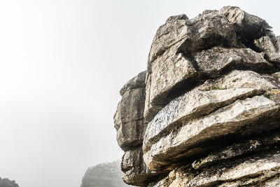 在Antequera市和Villanueva de la市，Torcal de Antequera顶
