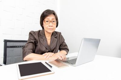 亚洲女人工作
