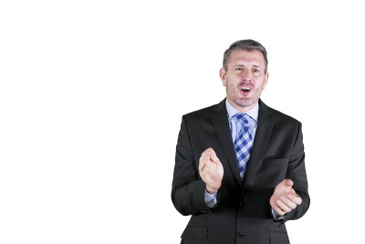 白人商人在演播室鼓掌