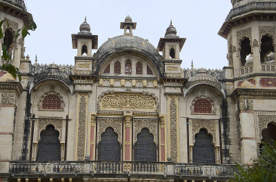 Lakshmi Vilas宫殿的部分视图，由王公Sayajirao Gaekwad第三建于1890年