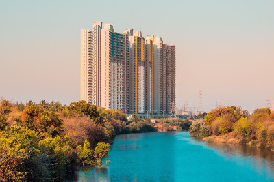 印度小镇的湖景