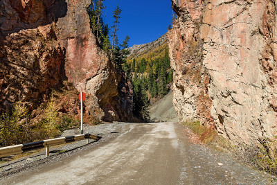 山红路秋门