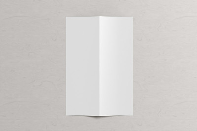 空白a4垂直单张封面。双折页或半折页小册子与剪切路径隔离。