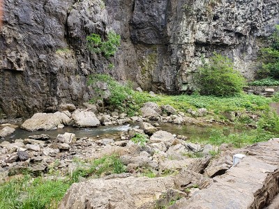 石灰岩和其他岩石